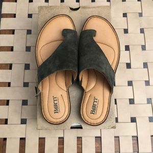 Born Anthie Sandal, Green